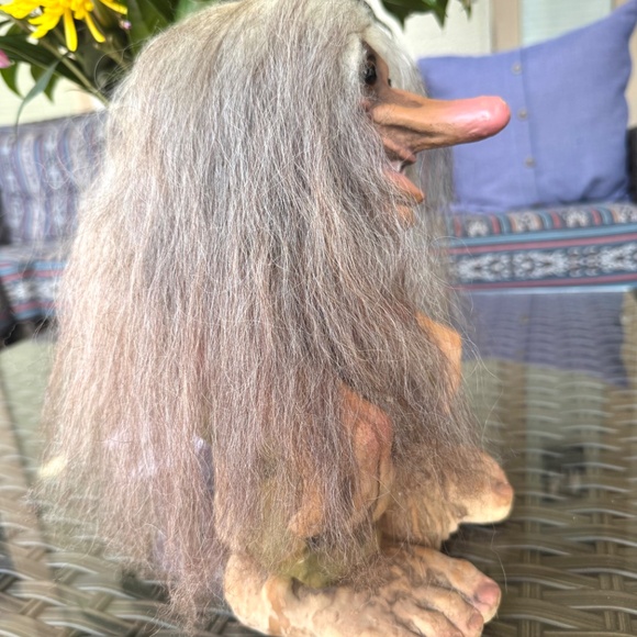 HUGE Charming Nyform Troll Sitting on Stump - Picture 2 of 5